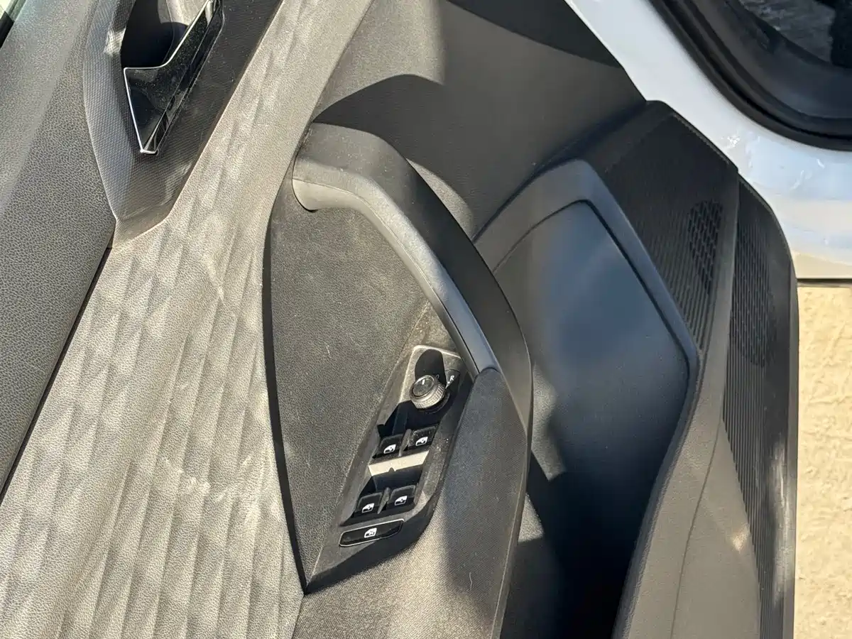 Volkswagen Tharu 2022 280TSI 2WD Comfort фото 5