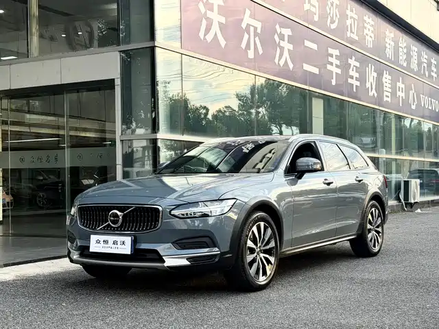 Volvo Volvo V90 2023 Cross Country B5 AWD Smart Distance Edition