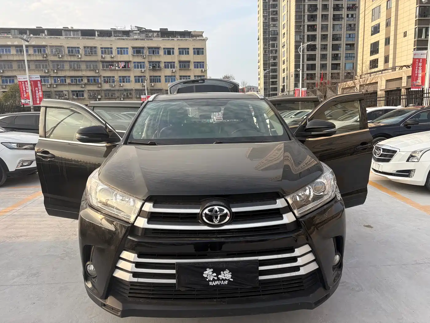 TOYOTA HIGHLANDER