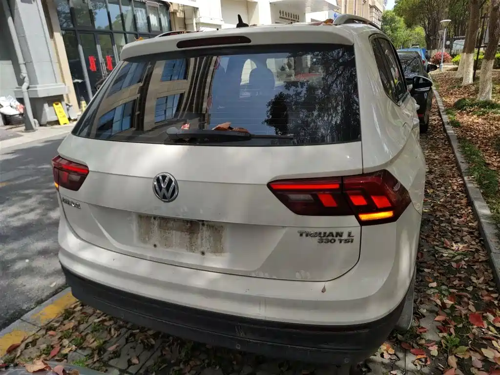 Volkswagen Tiguan L 2017 330TSI Automatic 2WD Trend Edition фото 4