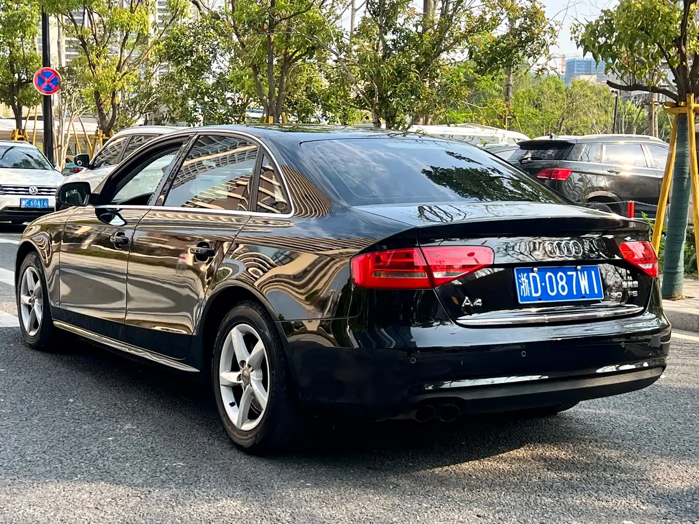 Audi A4L 2013 30 TFSI Automatic Comfort фото 7