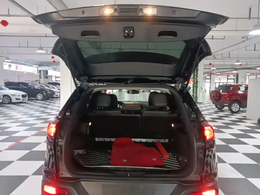 Jeep Cherokee 2018 2017 2.0L Superior Edition