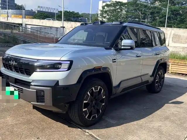 Fang Cheng Bao Leopard 8 2025