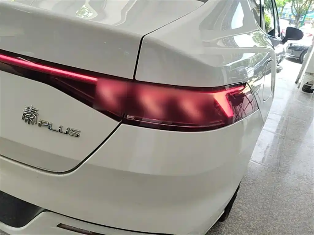 BYD Qin PLUS 2023 Champion Edition EV 610KM Excellence фото 8