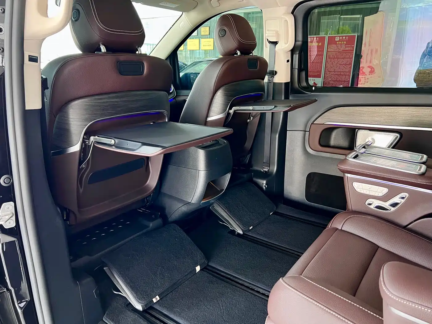 Mercedes-Benz V-Class 2024 V 300 L Long Wheelbase Premium фото 19