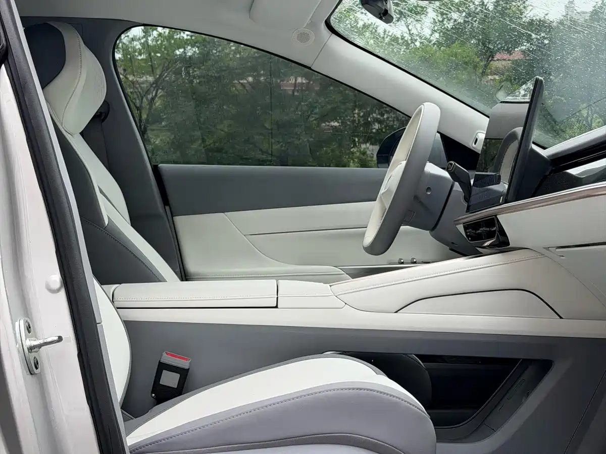 Фото 8 - Dongfeng Yipai eπ007