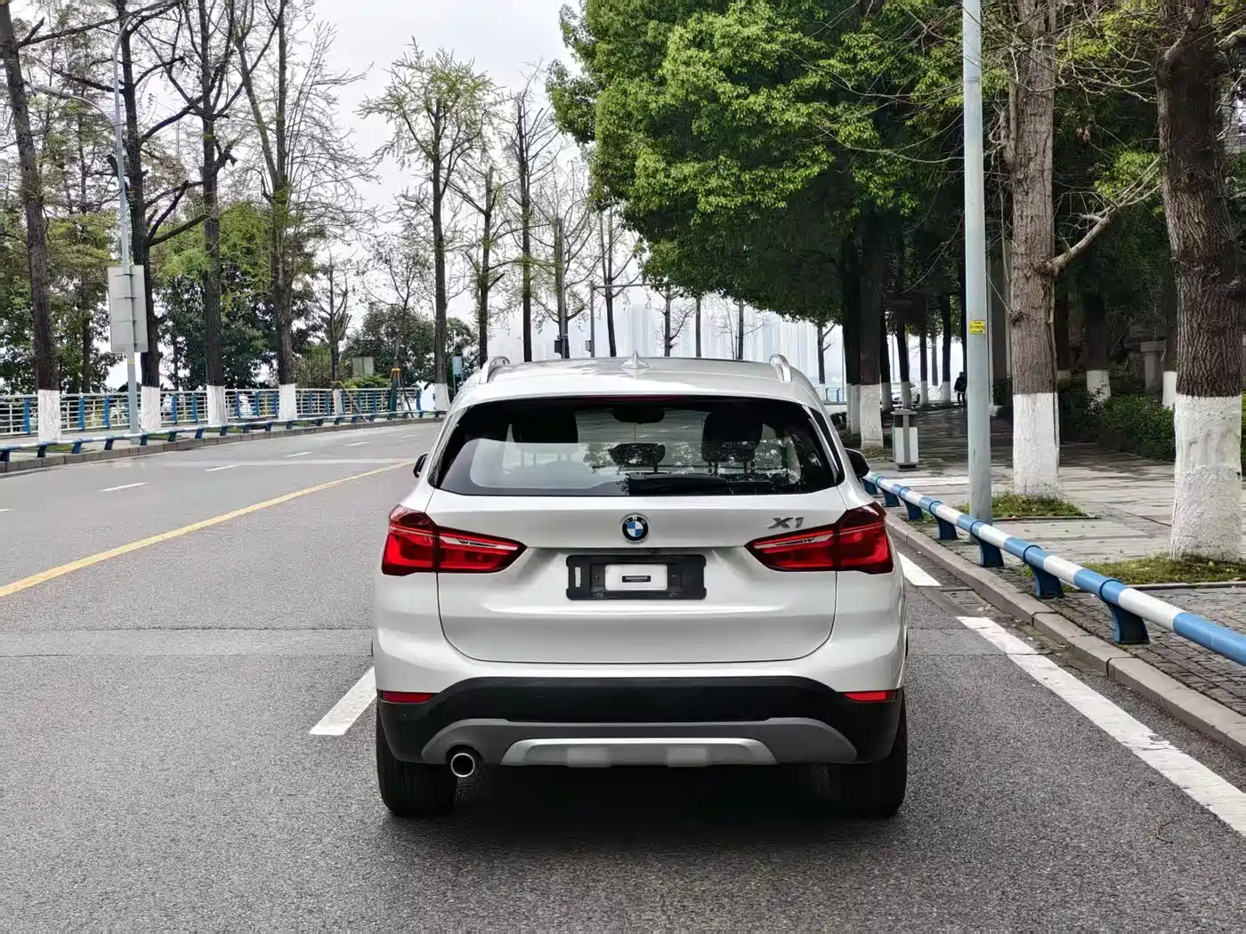 BMW X1 2018 sDrive18Li Premium Model фото 8