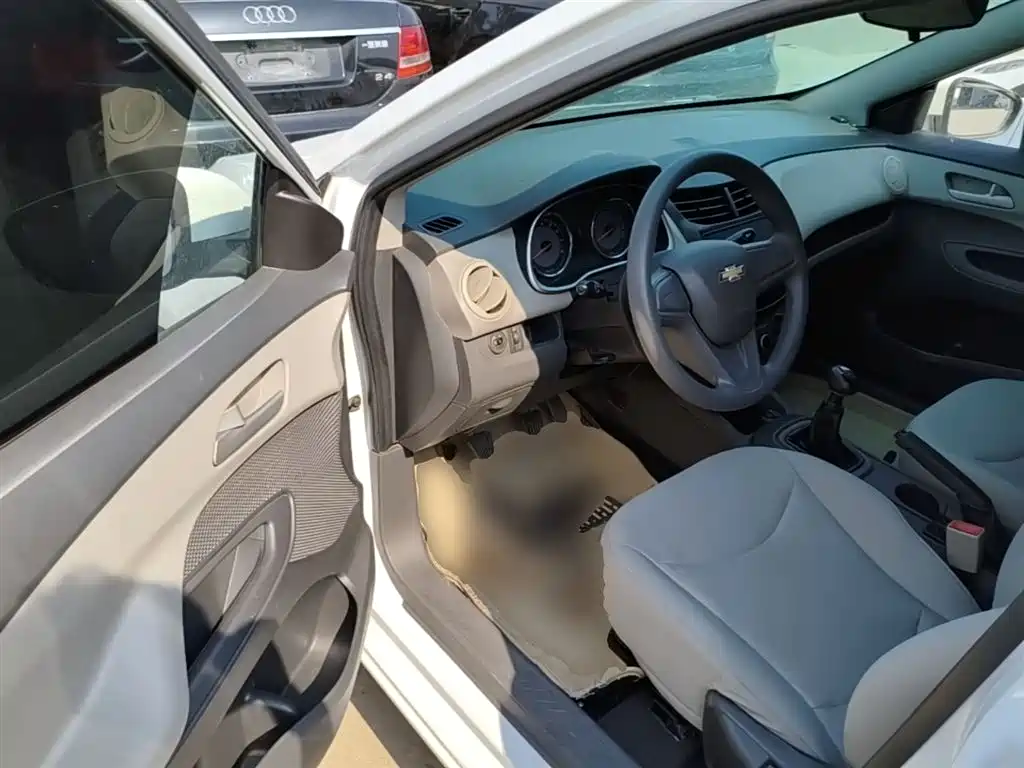 Chevrolet Sail 2015 Sail 3 1.3L Manual Cozy Edition фото 16