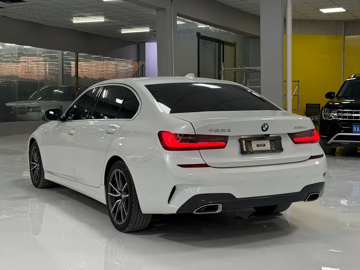 BMW 3 Series 2020 325Li M Sport Package фото 7