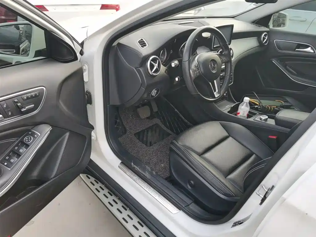 Mercedes-Benz GLA 2015 GLA 200 Fashion фото 16