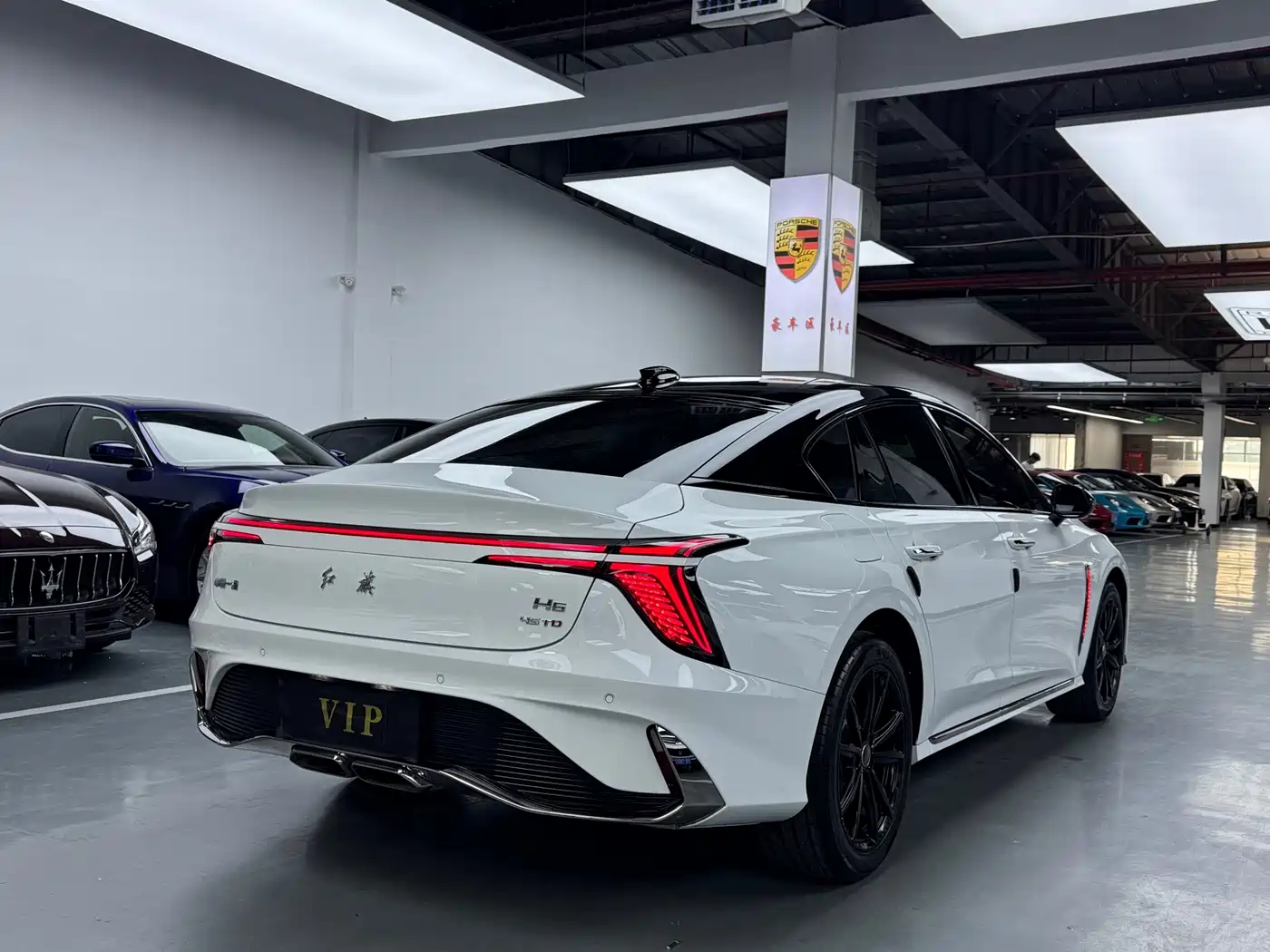 Hongqi H6 2024 Model 2.0T Fashion Edition фото 17