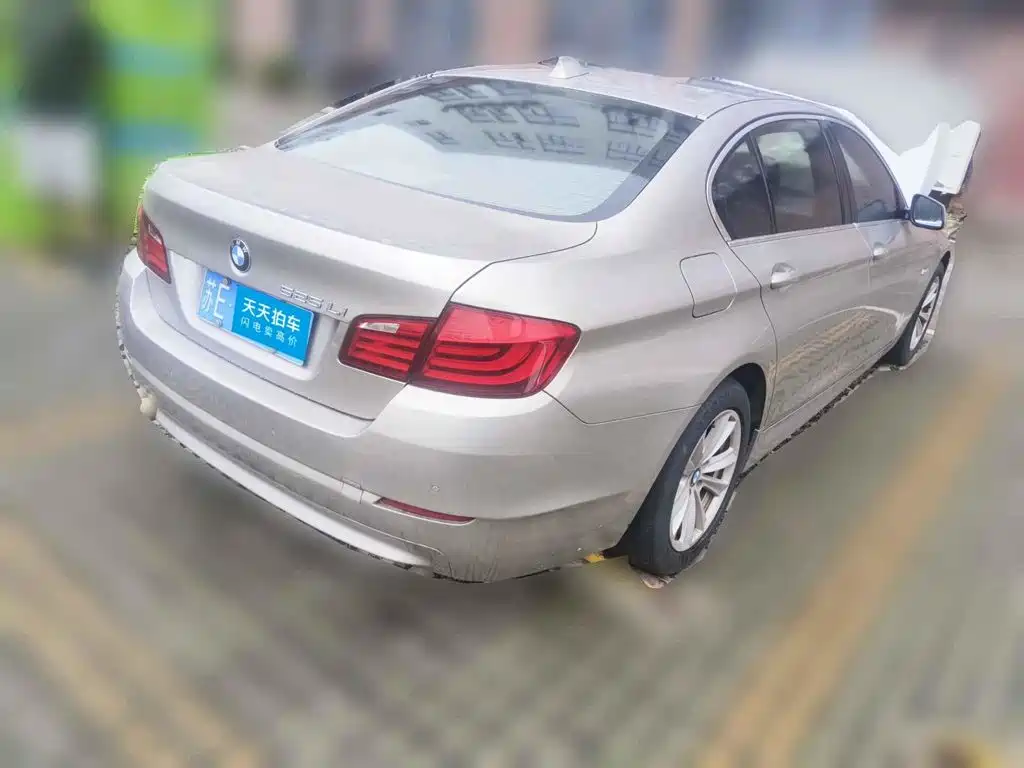 صورة 2 - BMW 5 Series