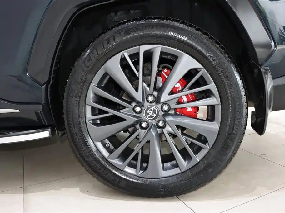 Toyota Wildlander 2020 2.0L CVT AWD Premium Edition фото 20