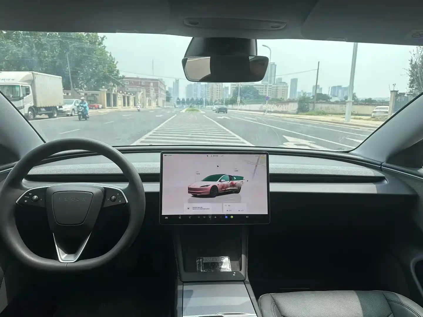 Фото 6 - Tesla Model 3