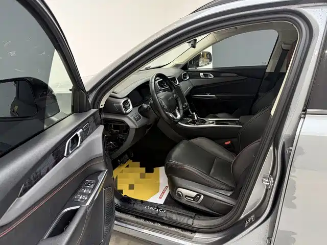 Lynk & Co 01 2019 2.0T 2WD Pro Edition China V фото 9