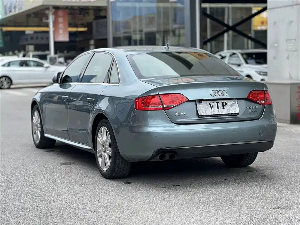 Audi A4L 2012 2.0 TFSI Automatic Technology фото 7