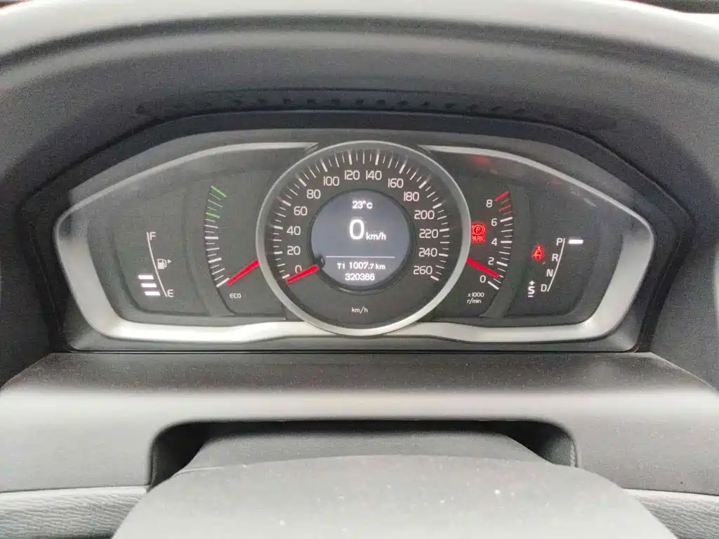 Фото 4 - Volvo XC60