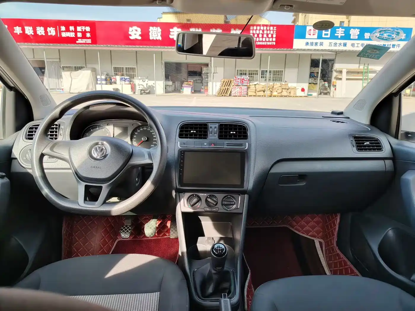 Volkswagen Polo 2016 1.4L Manual Trend фото 9