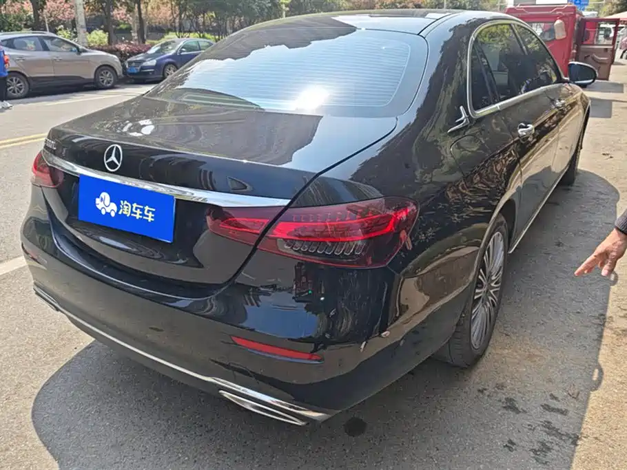 MERCEDES-BENZ E CLASS