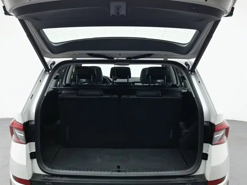 Škoda Kodiaq 2019 Facelift TSI330 7-Seater 2WD Luxury Premium Edition China VI фото 16