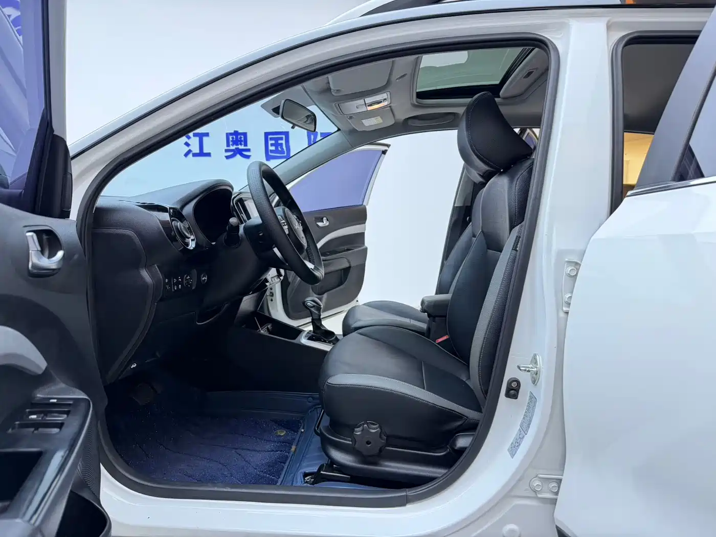 Kia KX1 2021 1.4L CVT Fun Sunroof Version фото 5