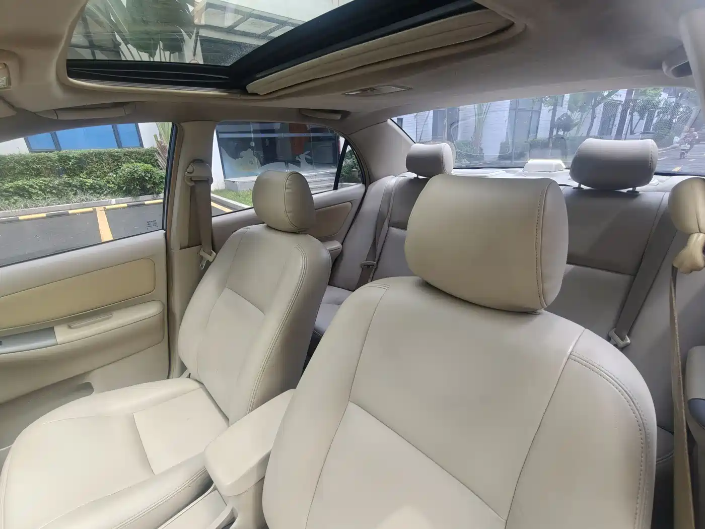 Toyota Corolla 2013 1.6L Automatic Luxury фото 11