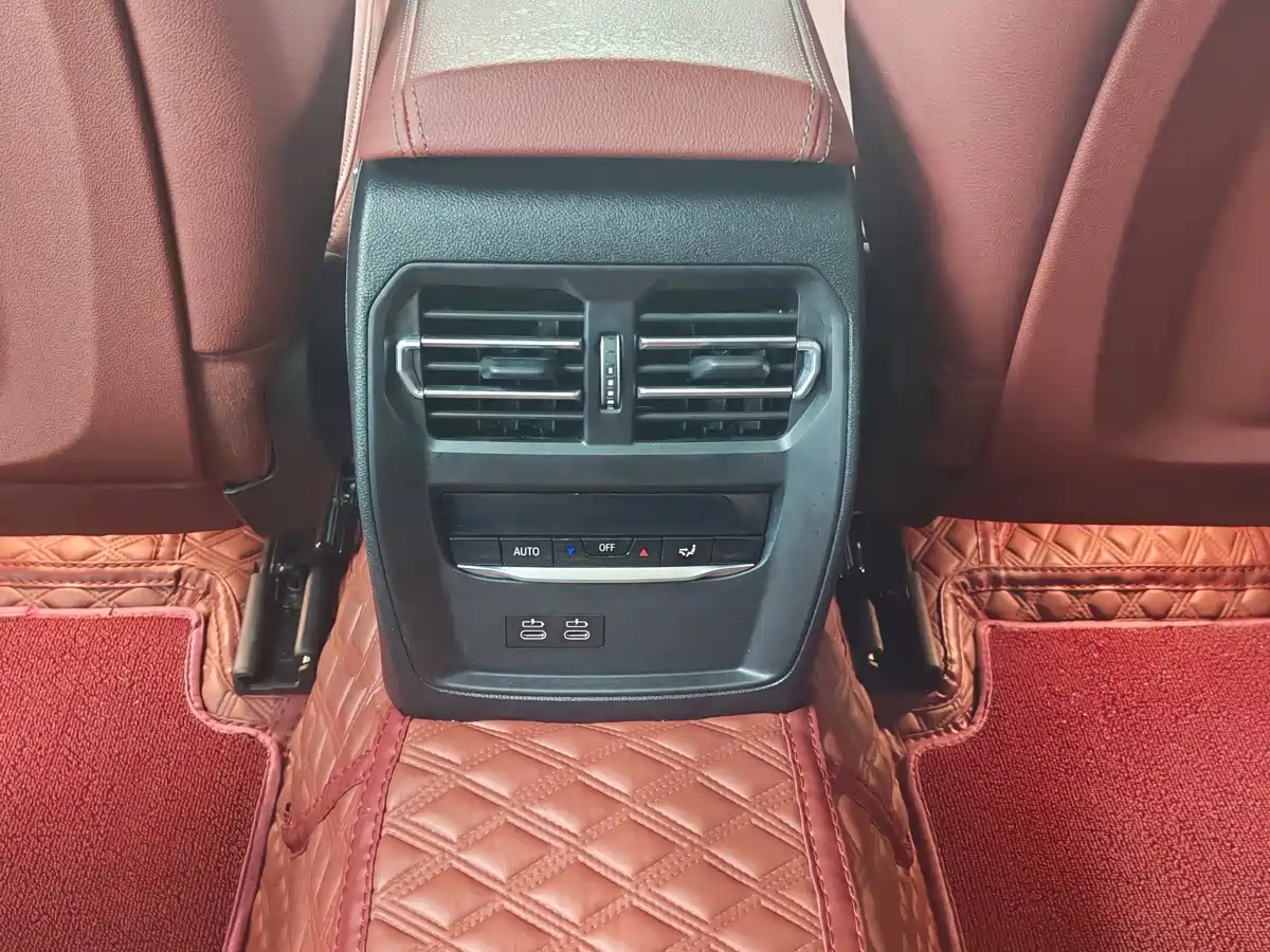 BMW 3 Series 2025 325Li M Sport Package фото 12