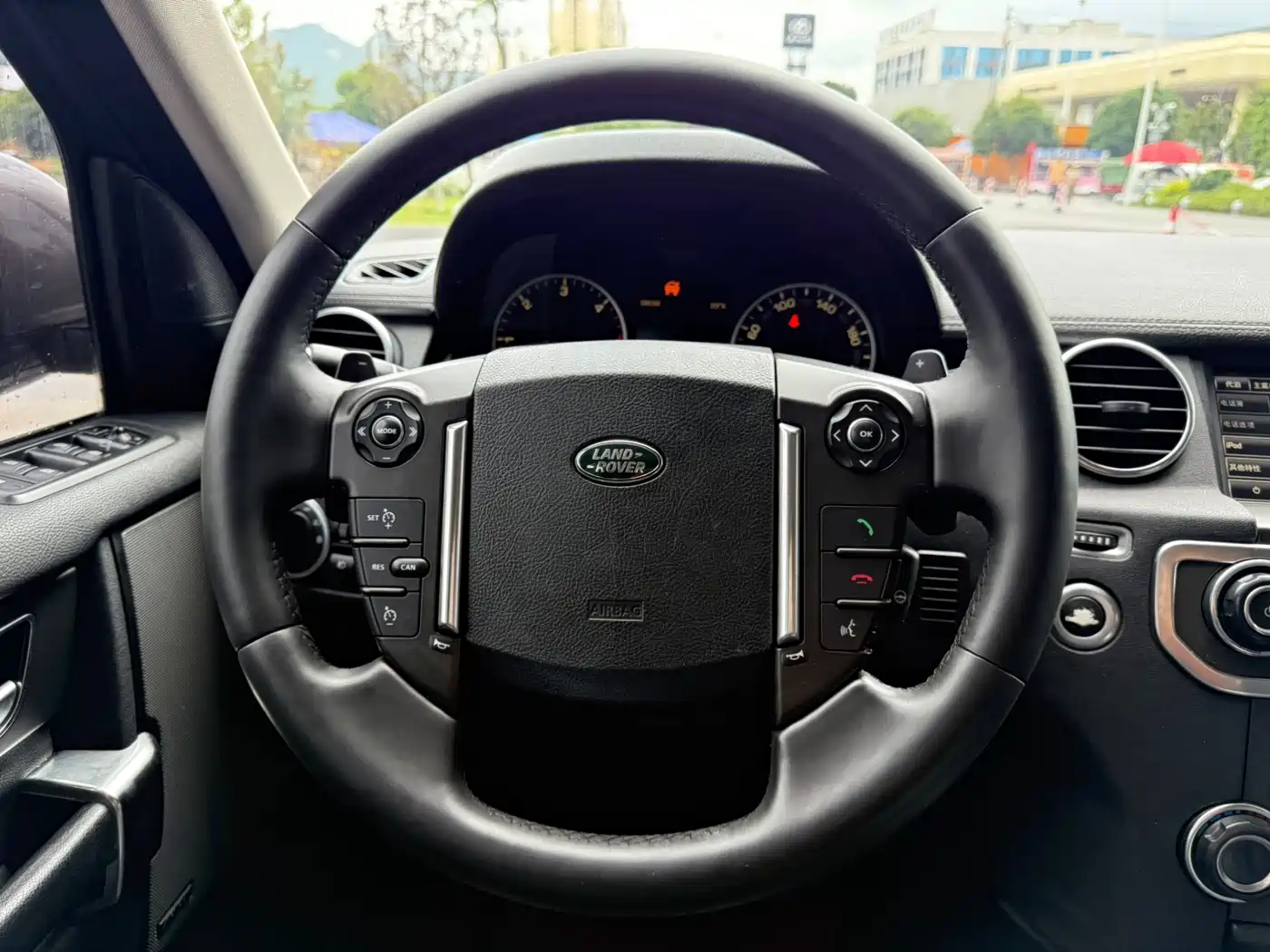 Фото 13 - Land Rover Discovery