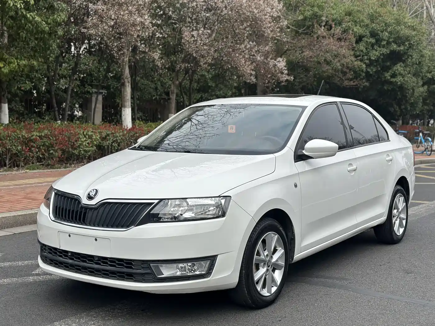 Škoda Rapid 2016 1.6L Automatic Pioneer Edition