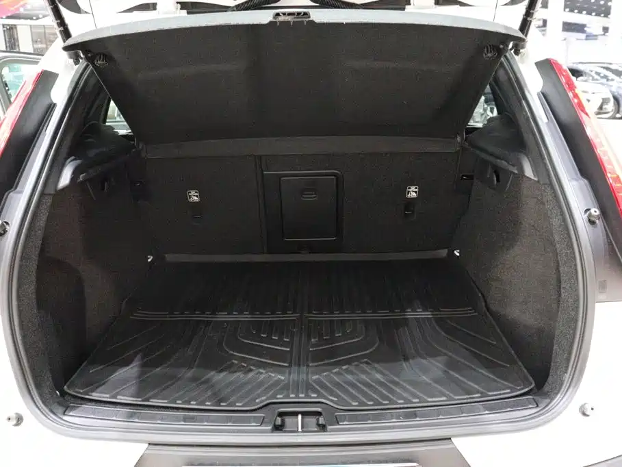 Volvo XC40 2024 2023 B3 Zhiyuan Sport Edition