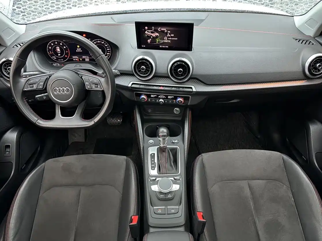 Audi Q2L 2024 2024 35TFSI Luxury Sport