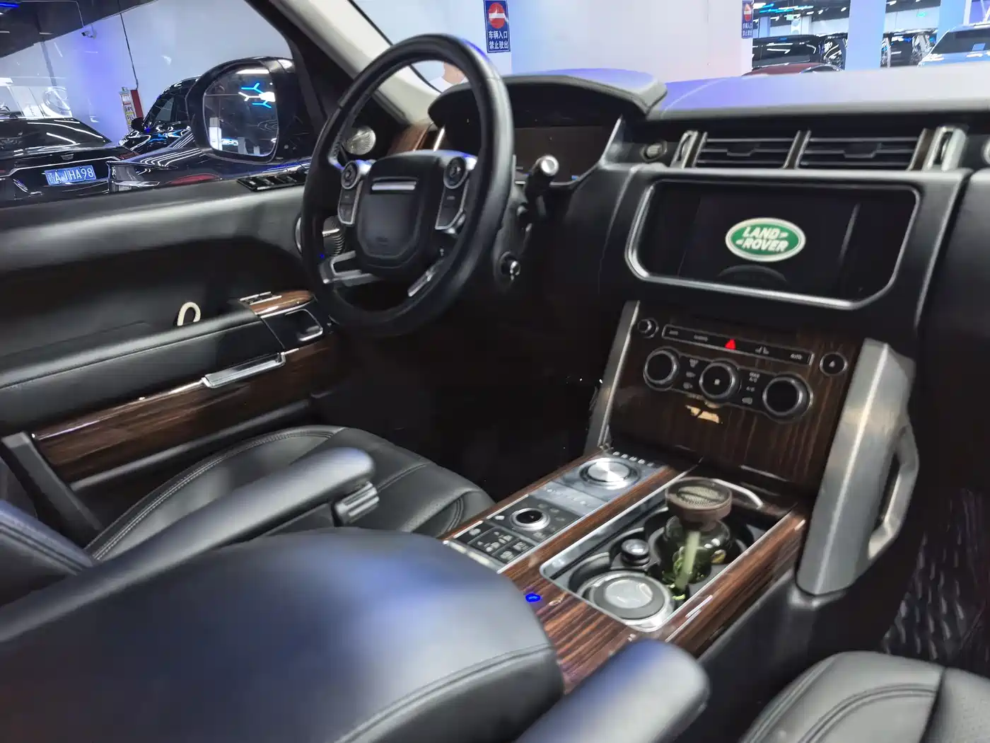 Land Rover Range Rover 2015 3.0 TDV6 Vogue фото 14