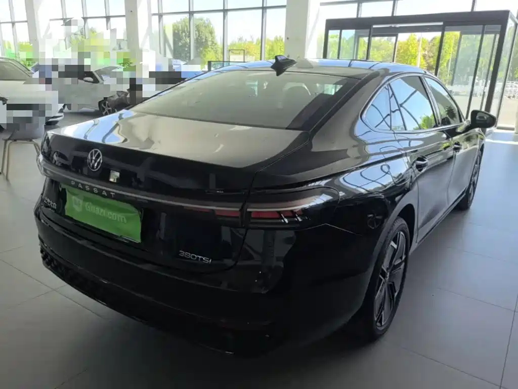 Photo 7 - Volkswagen Passat