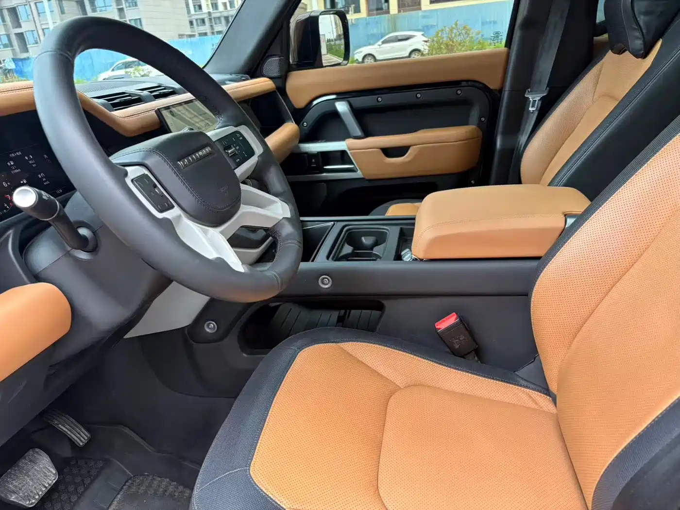 Land Rover Defender 2023 Model 110 3.0T P400 Dark Special Edition фото 5