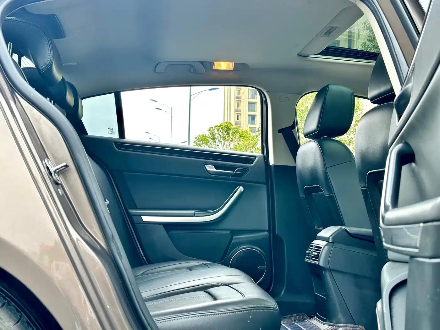 Qoros 3 2015 2014 Model Sedan 1.6T Automatic Premium