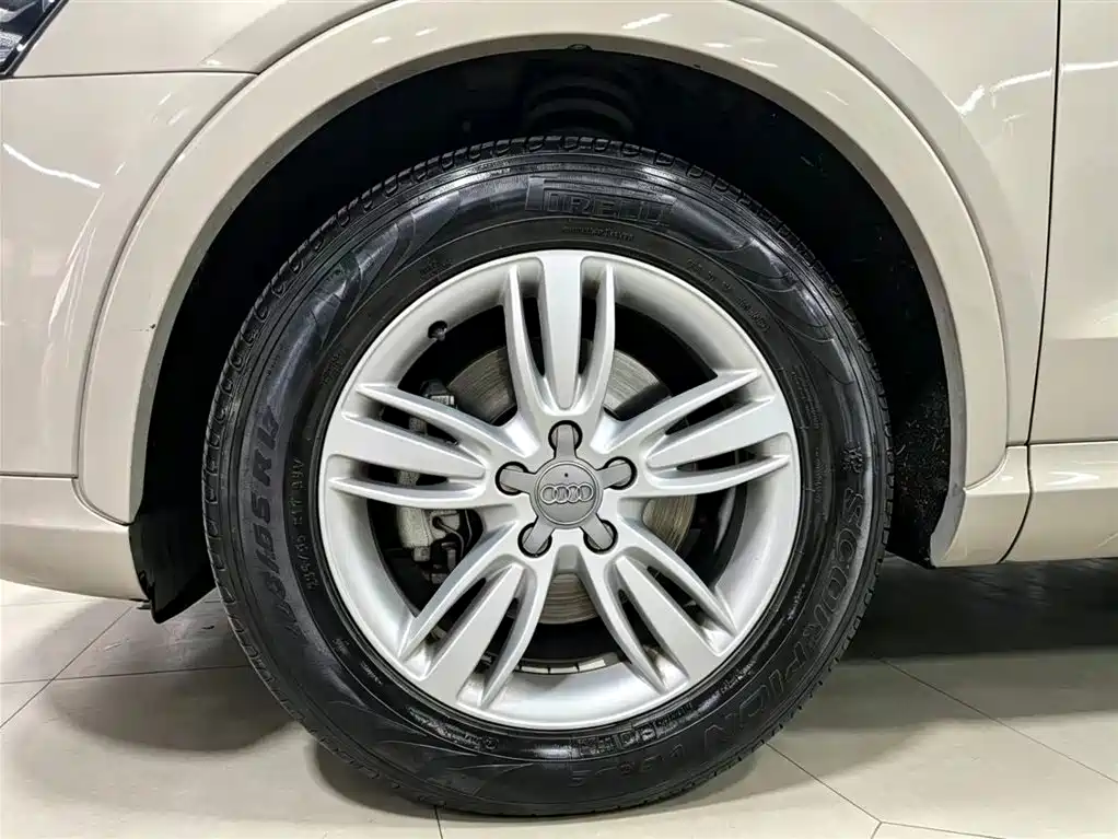 Audi Q3 2015 35 TFSI quattro Technology фото 15