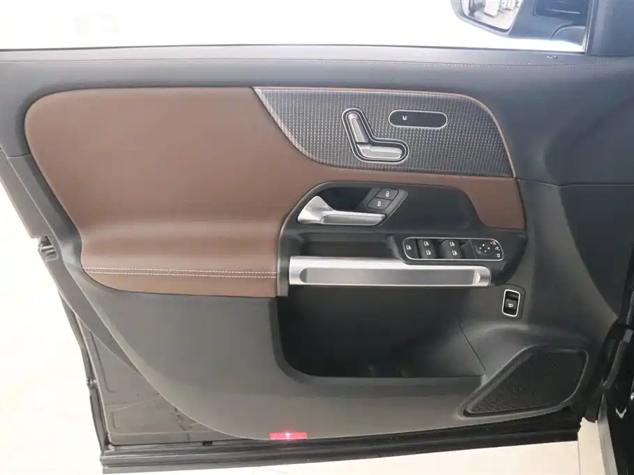 Mercedes-Benz GLB 2020 Facelift GLB 200 Style фото 12