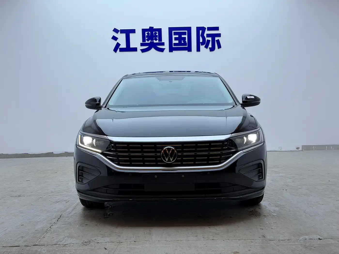 Volkswagen Passat 2023 Facelift 280TSI Business Edition фото 2