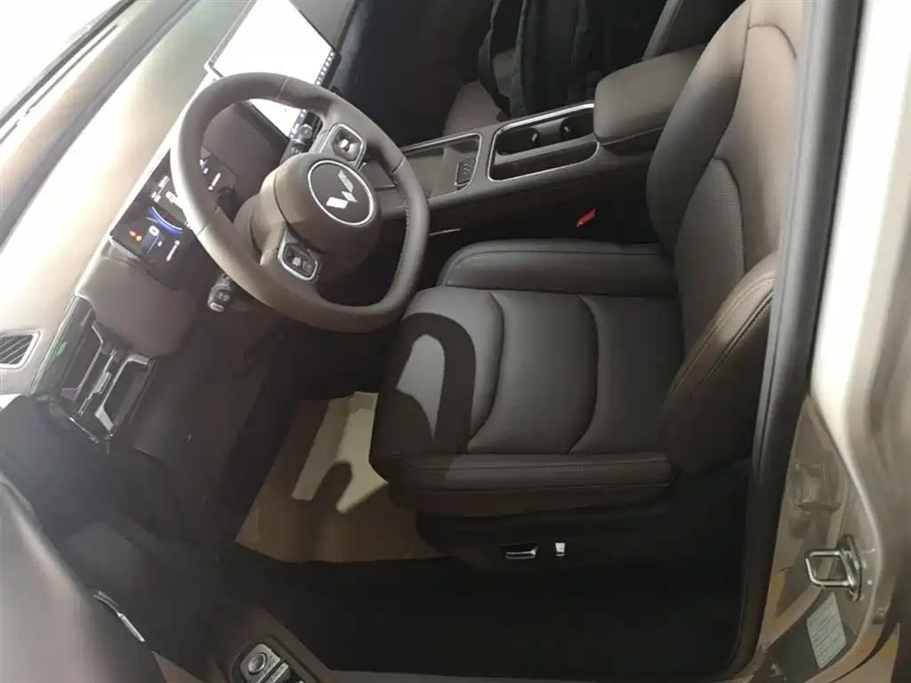 Wuling Motors Xingguang 730 New Energy 2025 2025 Model Plug-in Hybrid Base Version