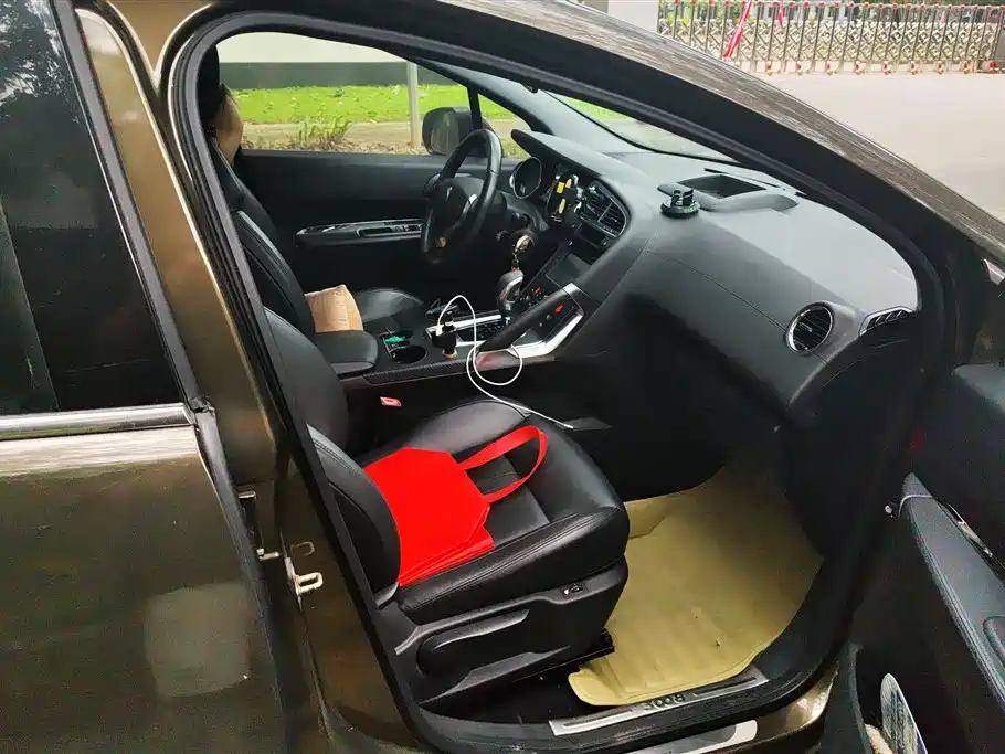 Peugeot 3008 2013 2.0L Automatic Trend Edition фото 8