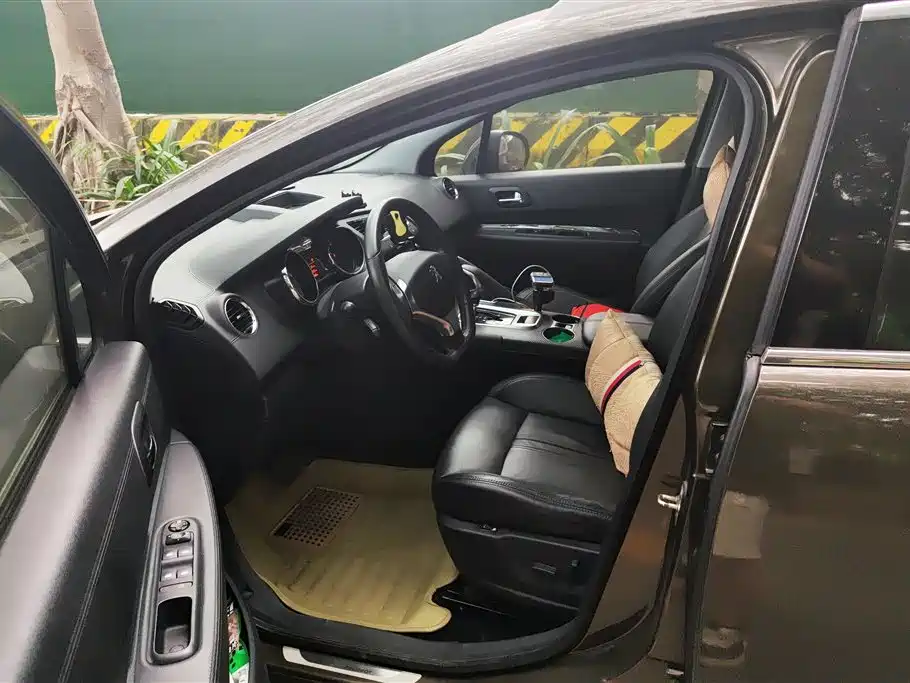 Peugeot 3008 2013 2.0L Automatic Trend Edition фото 9