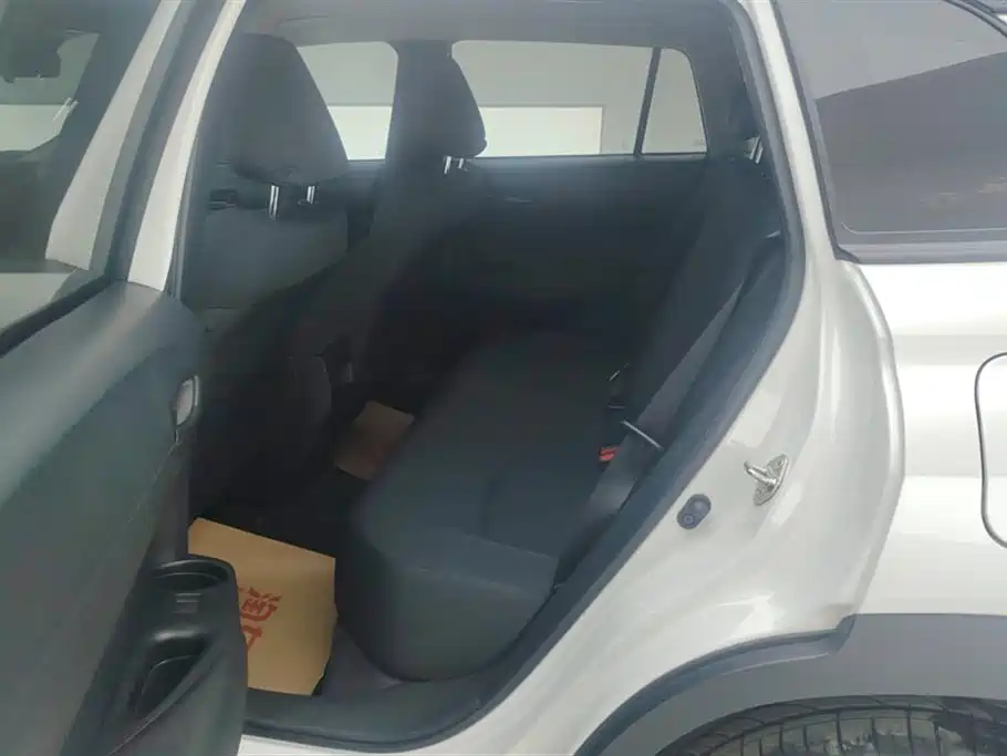 Toyota Corolla Cross 2024 Model 2.0L Pioneer Edition фото 11