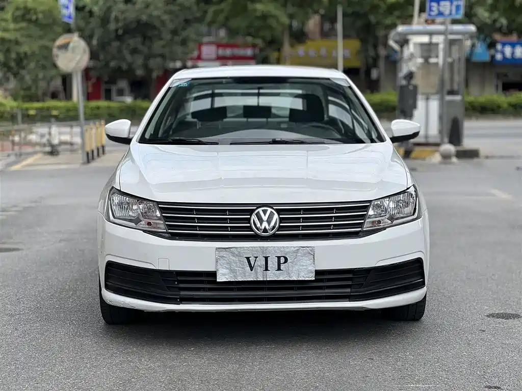 Volkswagen Lavida 2015 1.6L Automatic Trend Edition фото 2