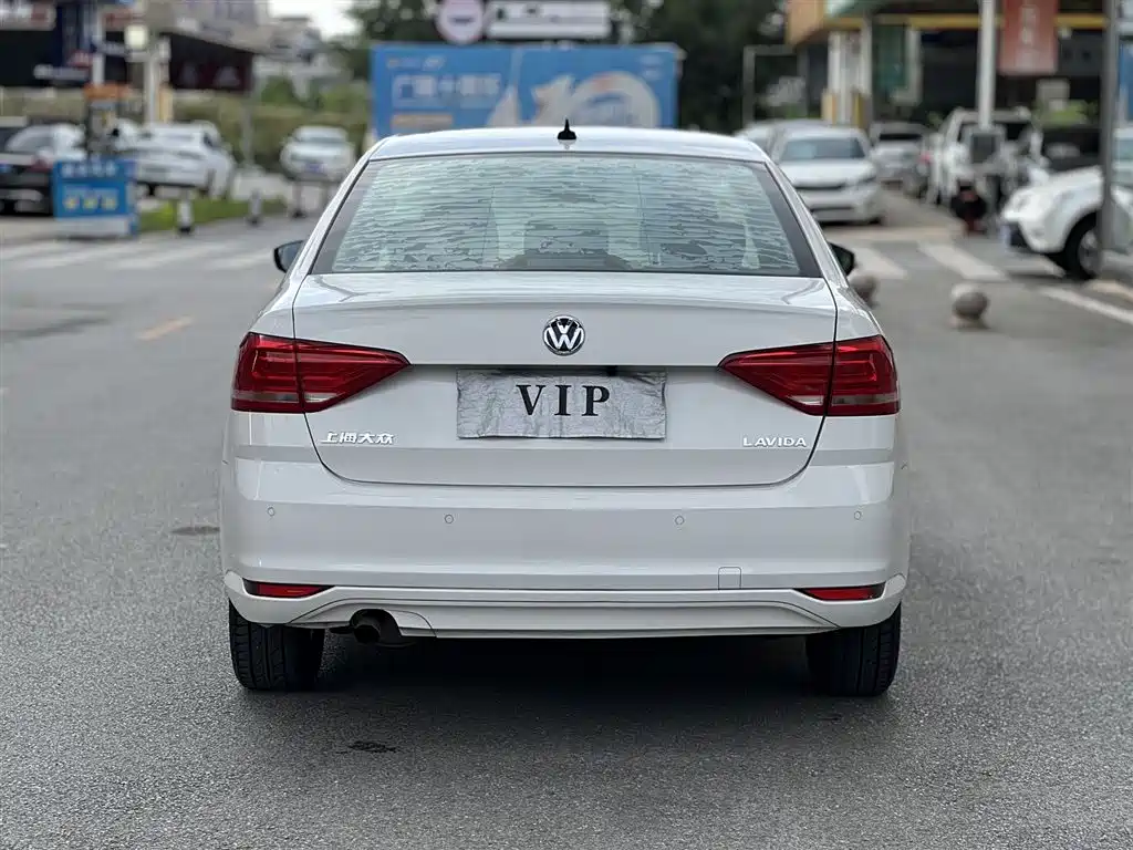 Volkswagen Lavida 2015 1.6L Automatic Trend Edition фото 8