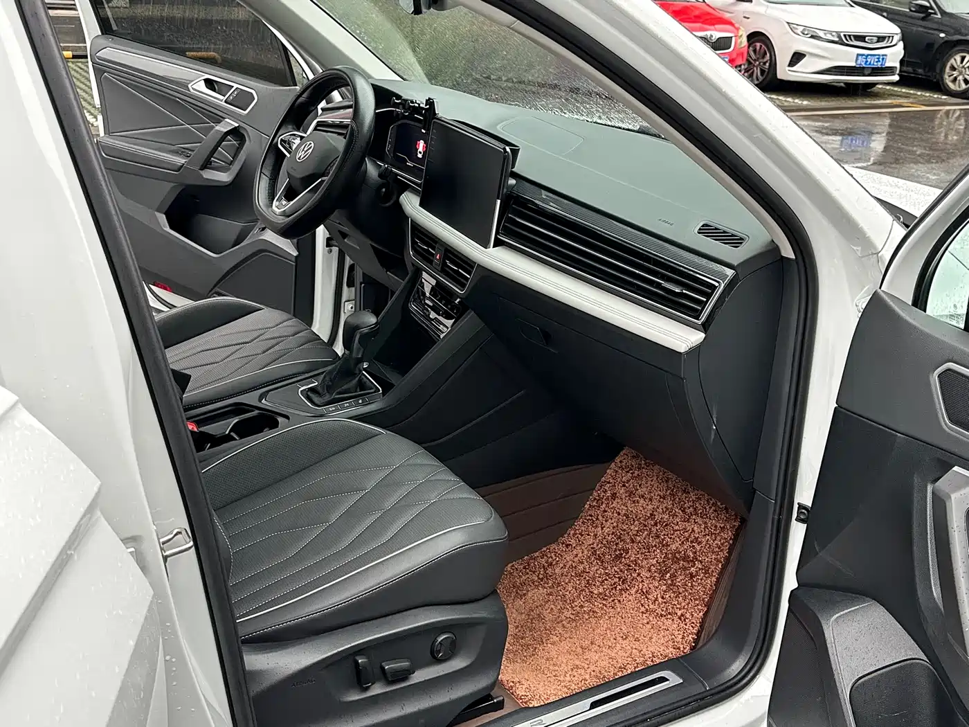 Volkswagen Tiguan L 2023 330TSI Auto 2WD R-Line Premium Edition фото 5
