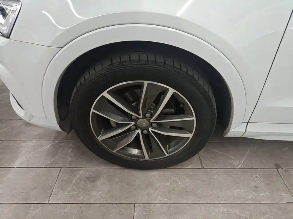 Фото 23 - Audi Q3
