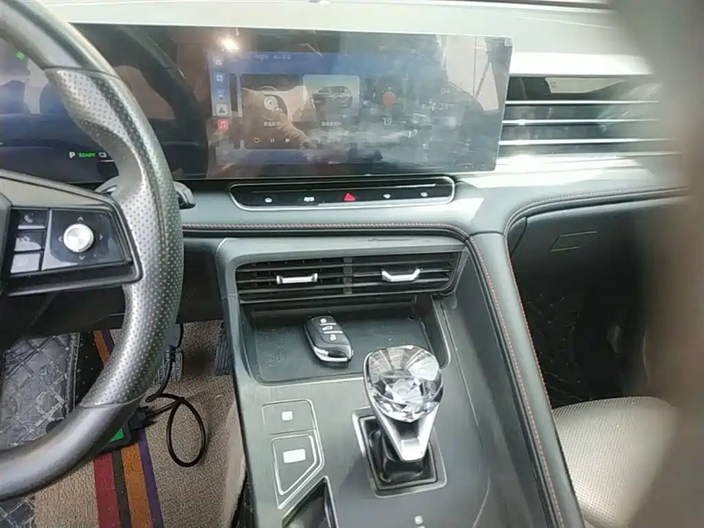 ROEWE RX5 NEW ENERGY