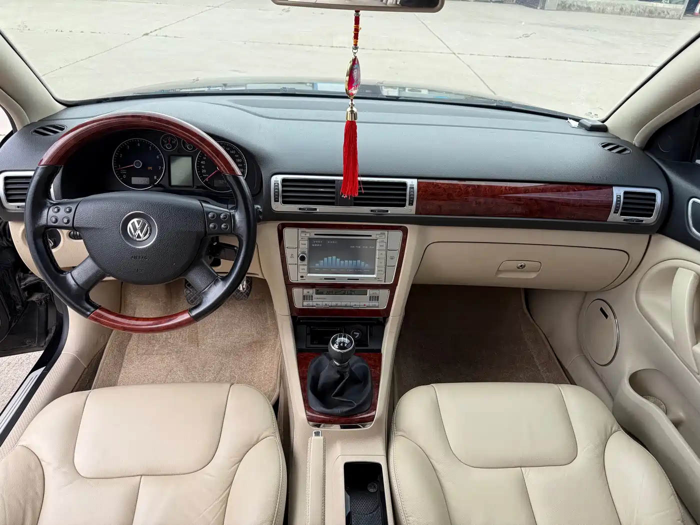 Volkswagen Passat Lingyu 2011 1.8T Manual Premium фото 5