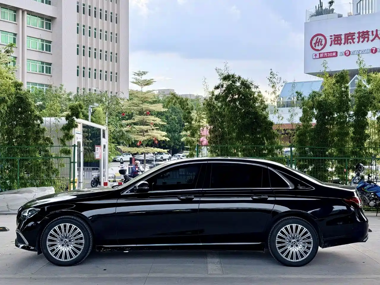 Mercedes-Benz E-Class 2023 E 300 L Luxury фото 3