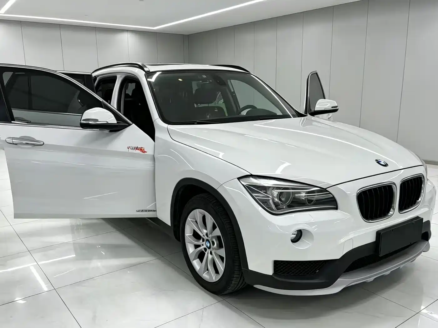 BMW X1 2014 sDrive18i Fashion Edition фото 3